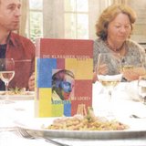 Appetit auf vermeintlich verstaubte Klassiker machte die Bürgerstiftung Weimar mit ihrem ersten Merchandising-Produkt, der Klassiker_nudel, die gestern im Hotel-Elephant vorgestellt wurde. Wie gut die Nudeln munden, erfuhren auch Vorsitzende Doris Elfert und Joachim Fassnacht. Chefkoch Marcello Fabbri kreierte eine exquisite Gaumenfreude mit Gambas.